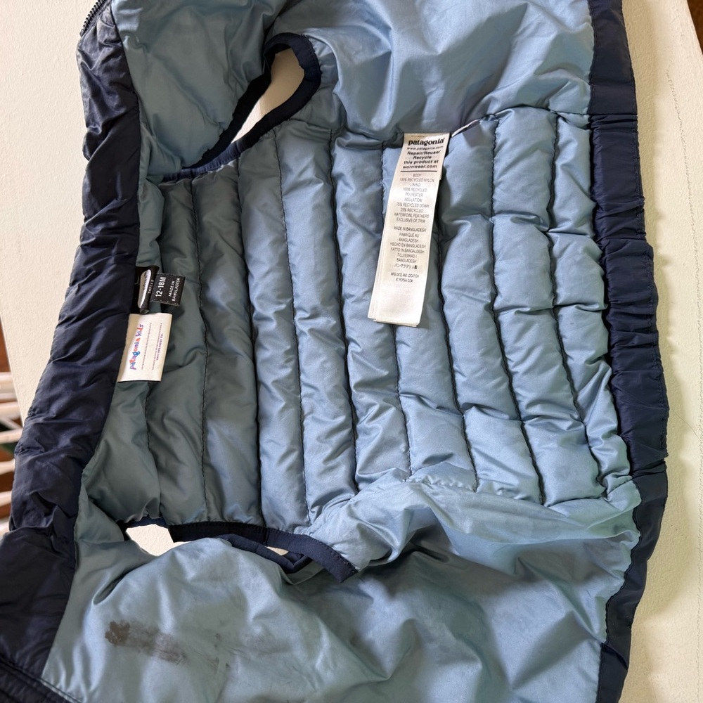 EUC Patagonia Toddler down puffer vest 12 - 18 months - Picture 7 of 9